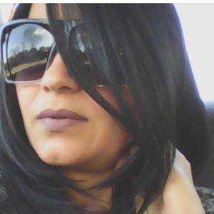 Meet your Posher, Raquel